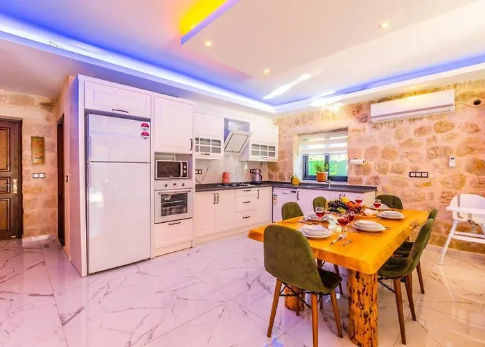 Hayit / Готель Каш